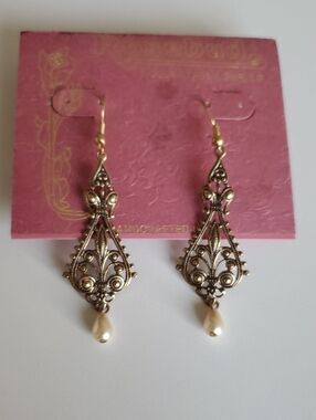 Whismy 90's Vintage Rosebud Pearl Earrings